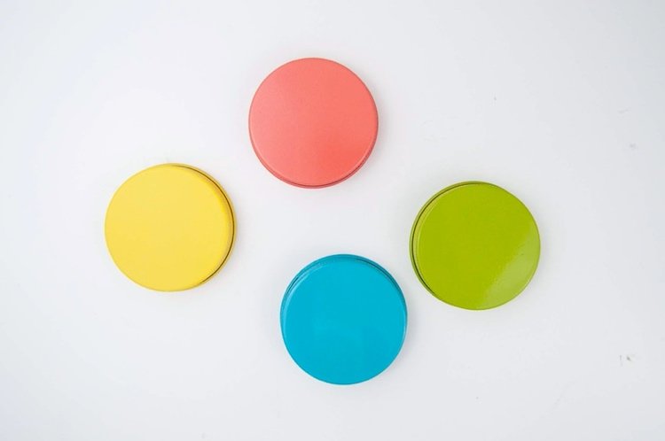 Sklenené veko natrite farbou