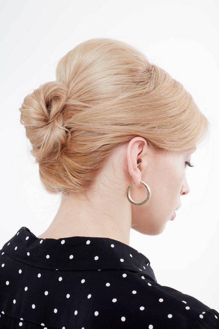 Aktualizácie pokynov pre účes Chignon urobte tenké vlasy sami