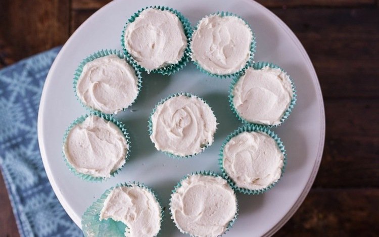 rýchle tvarohové muffiny s nízkym obsahom karbidu bez pečenia bez múky