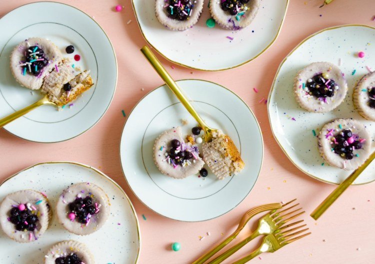 cheesecake muffiny recepty na pečenie ozdobte bobuľami balu