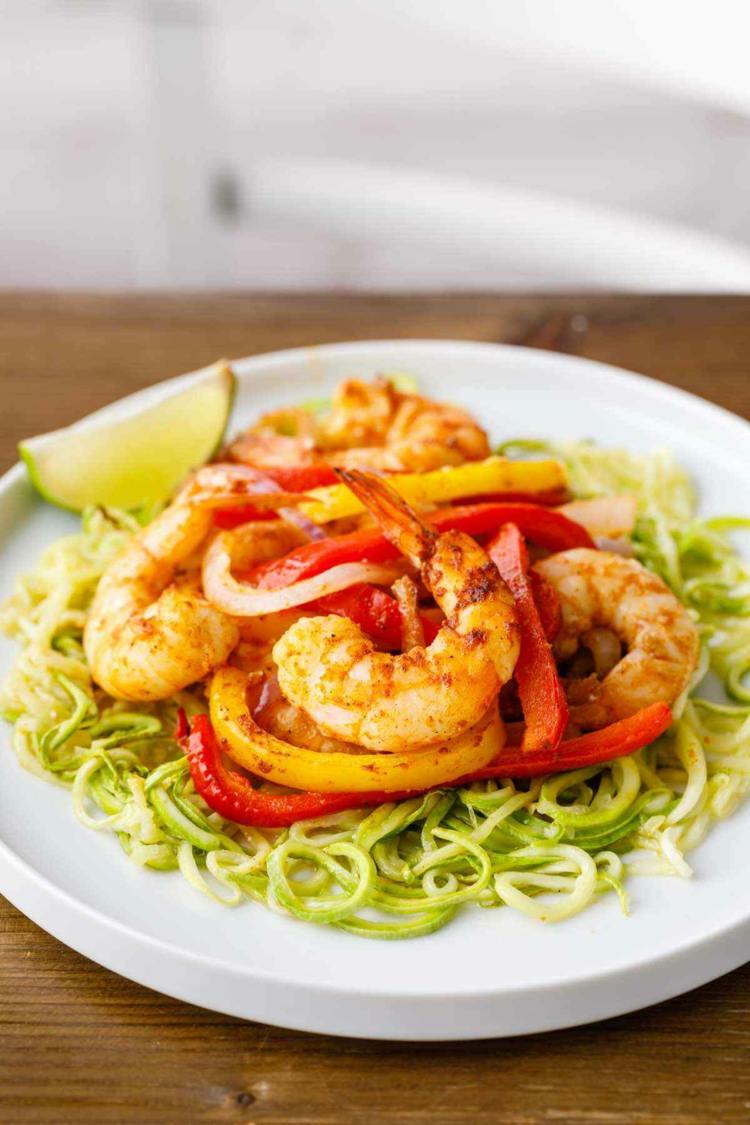 paleo nízkosacharidový plech na pečenie recepty zoodles krevety paprika
