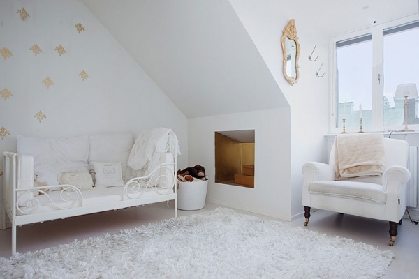 malá dievčenská izba snehobiely interiér malá dievčenská izba-snehobiely-interiér