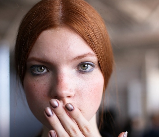 Dizajn nechtov priamo z móla-manikúra ombre efekt-tess-giberson Nápady na dizajn laku na nechty pre letnú manikúru-ombre-tess-giberson