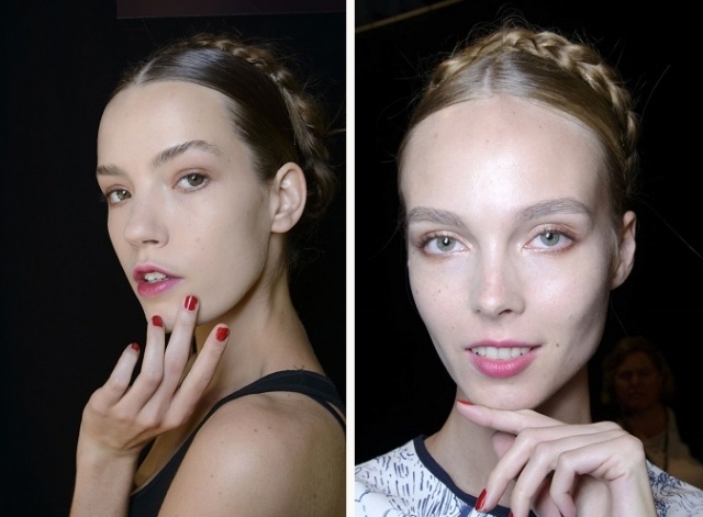 módne trendy 2014-pletená čelenka-červené nechty-naeem khan červené-nechty-make-up-účes-nápady-z-móla-naeem-khan