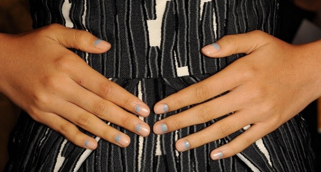 neutrálne a nenápadné trendy nechty-lela-ruža pre rok 2014 nenápadné-nechtový dizajn-neutrálne-farby-lela-ružová-módne trendy