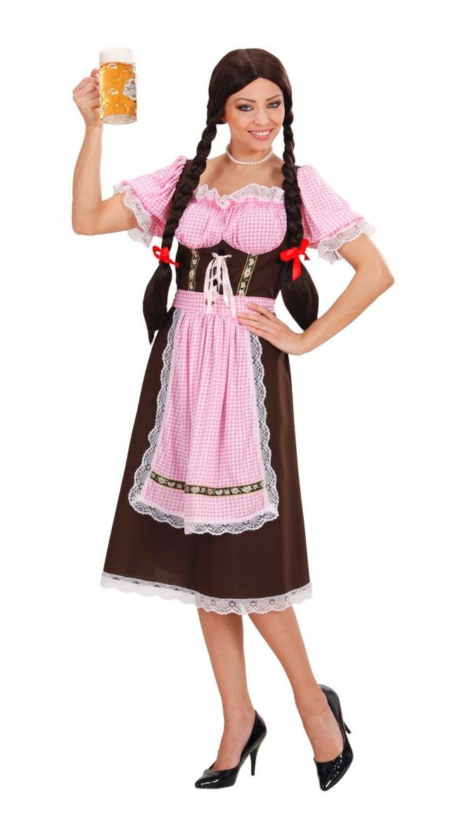 Účes Oktoberfest z dvoch vrkočov na ramenách dva dlhé pigtaily s delením a hrnček na pivo