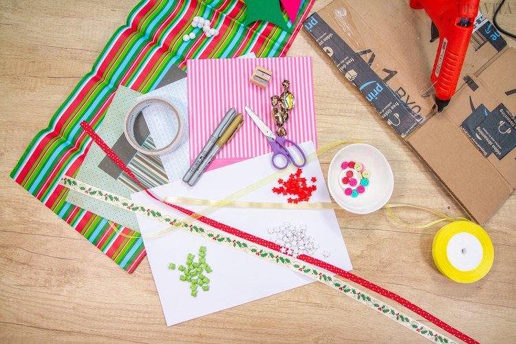 3 DIY adventné kalendárne obálky papierové tašky materiály lepenka baliaci papier baliaca lepiaca páska