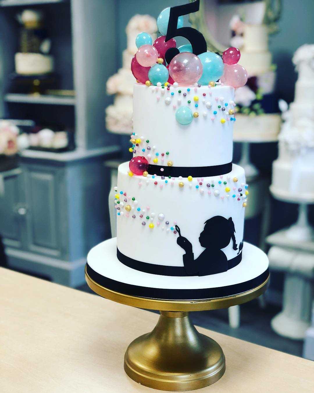 Farebné želé balónky k narodeninovej torte pre deti