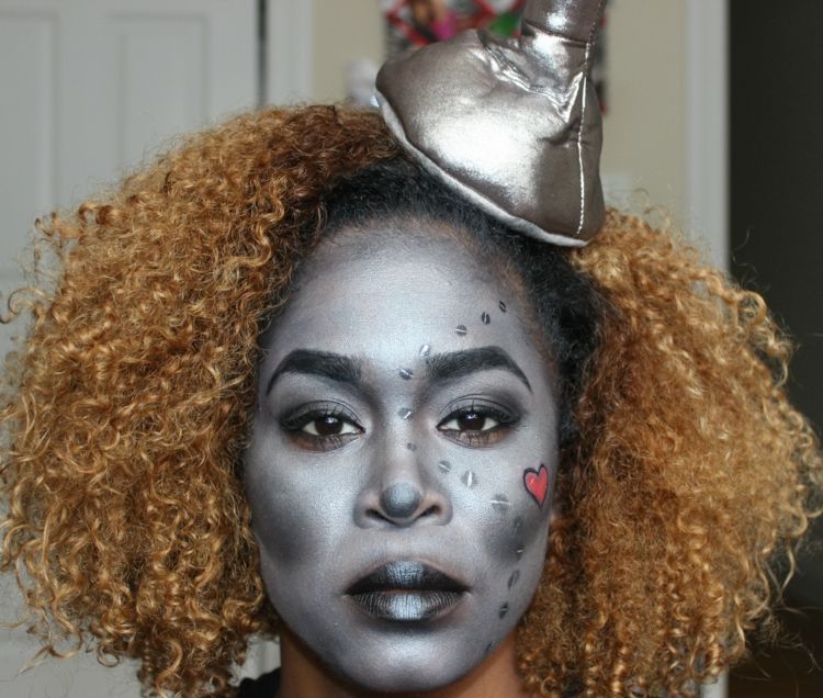 Vyrobte si Halloweenske líčenie ako doplnok ku kostýmu sami halloween mejkap cín muž dámsky kostým strieborná tvár