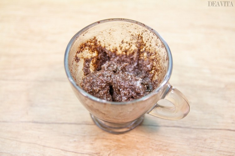 urobte si peeling na pery 15 ľahkých receptov s prírodnými ingredienciami káva