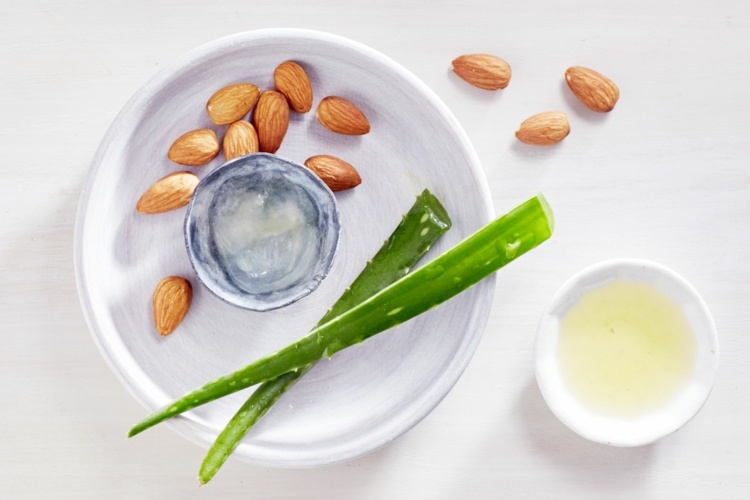 Odličovač-osviežujúci-maska ​​na tvár-aloe-mandle