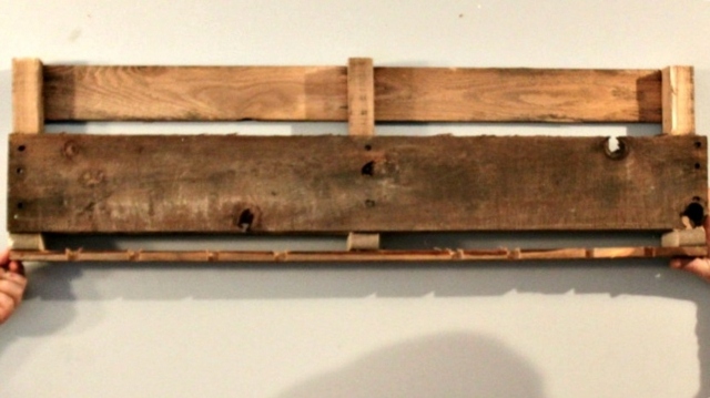 urobte si poličku na víno sami