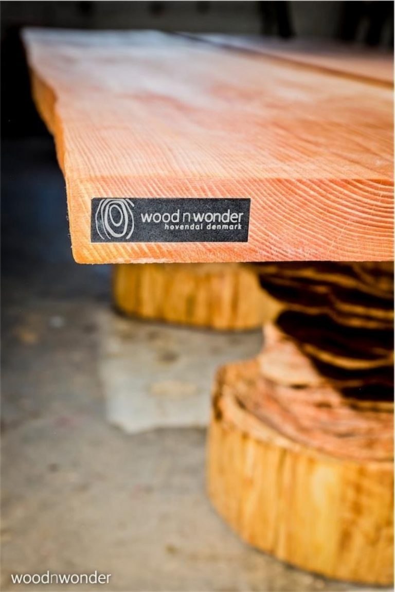 každý kus nábytku má svoju vlastnú značku a uvádza svoj pôvod Dánsky nábytok z masívu -logický vyrazený-jedinečný-dizajn-drevo-douglasie