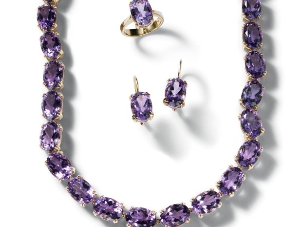 Dámske šperky Dolce Gabbana - nadčasová a moderná módna investícia luxusné-dámske-šperky-2014-trendy-zlaté prstene-zlatý náhrdelník-sponka na náušnice-ametyst