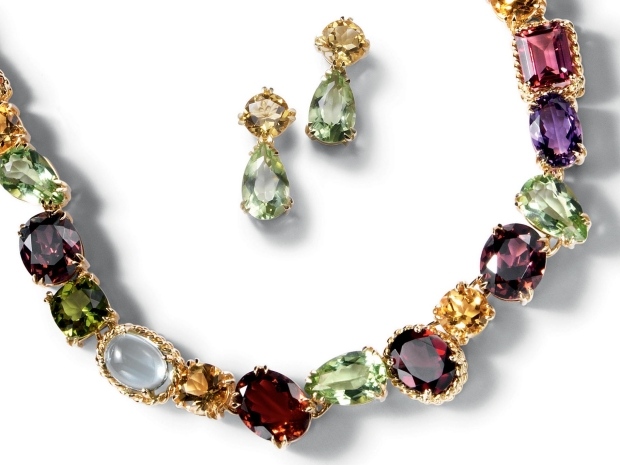 Kolekcia šperkov Dolce & Gabbana-sicílsky-inšpirovaná-zlatá-náušnice-náhrdelníky-granát