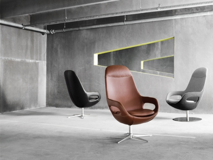 Otočné kreslo vyrobené z kože-Smartville-BoConcept-podrúčky-ergonomické