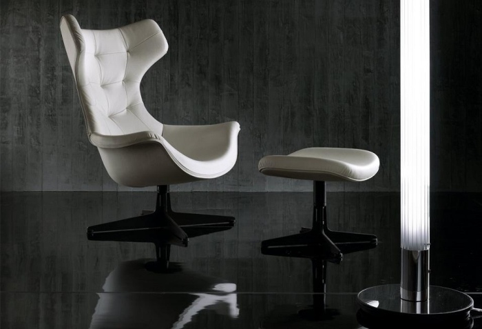 Otočné kreslo-vyrobené z kože-Regin-II-Poltrona-Frau-vysoké operadlá