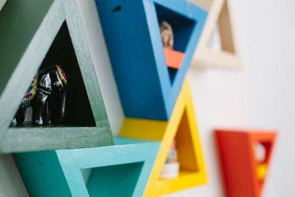 Trojuholníkové police-farby Farebné nástenné dekoračné úložné priestory