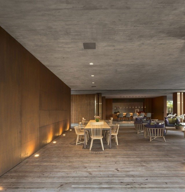 Dizajn otvorenej miestnosti-dizajnový nábytok-jedálenský kút a posedenie-podlahové osvetlenie nábytku Otvorené priestory s dizajnovým nábytkom-osvetlenie jedálne a posedenia