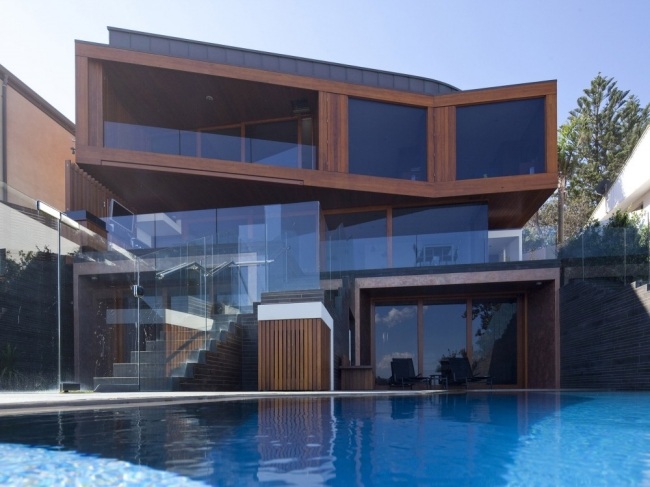 bazén zadný dvor trojdielna značková plážová vila sústružník bazén zadný dvor trojdielna dizajnérska plážová vila Turner