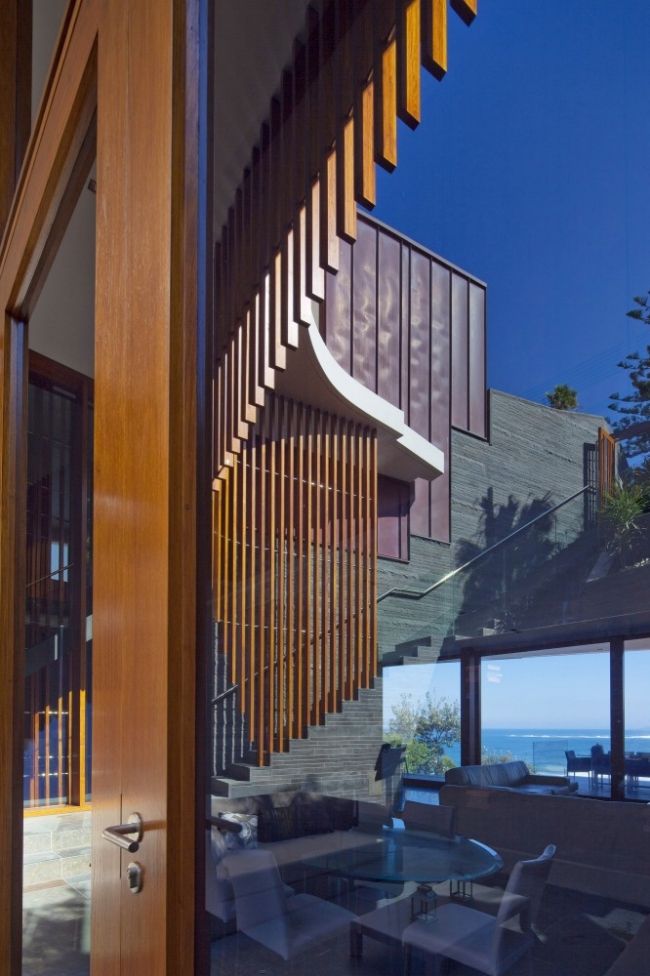 sklenené dvere nádvorie trojdielna dizajnérska plážová vila obracačka sklenené dvere nádvorie trojdielna dizajnérska plážová vila sústružníkom