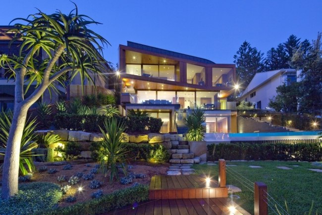 vstupná záhrada trojdielna dizajnérska plážová vila obracačka vstupná záhrada trojdielna dizajnérska plážová vila Turner