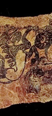 Ősi tetoválás egy darab múmia bőrén