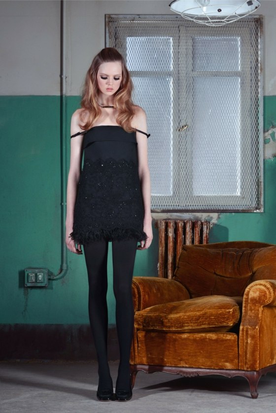 Predškolské čierne šifónové šaty DSQUARED2 Večerné šaty-s-čiernymi pančuchami-ramienka-šaty