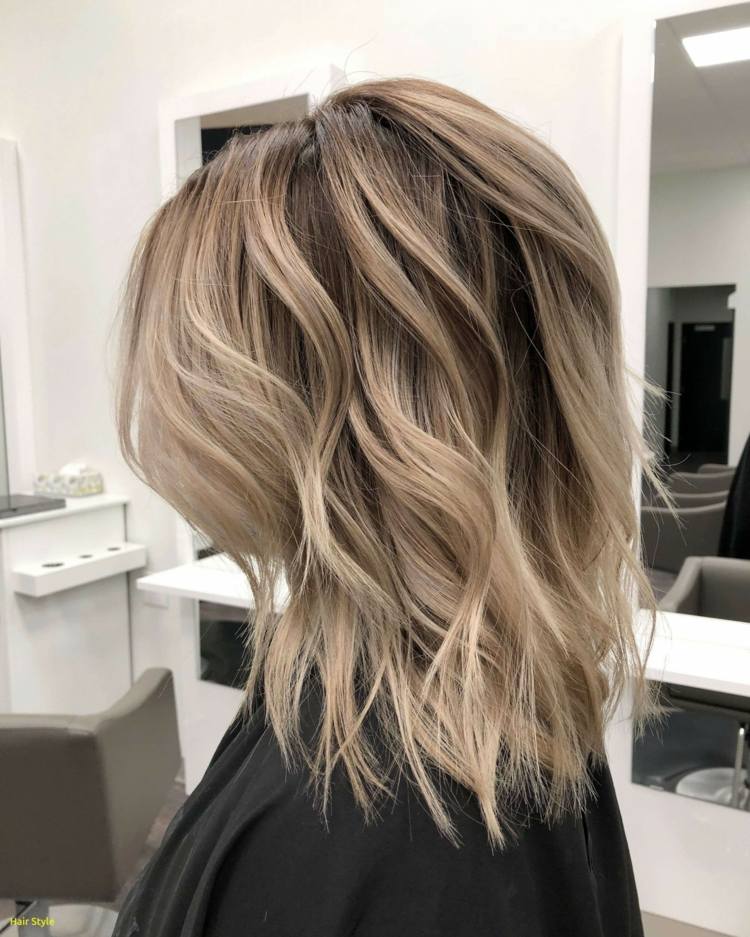 Tmavé blond vlasy balayage účesy pre krátke vlasy vlasové trendy ženy