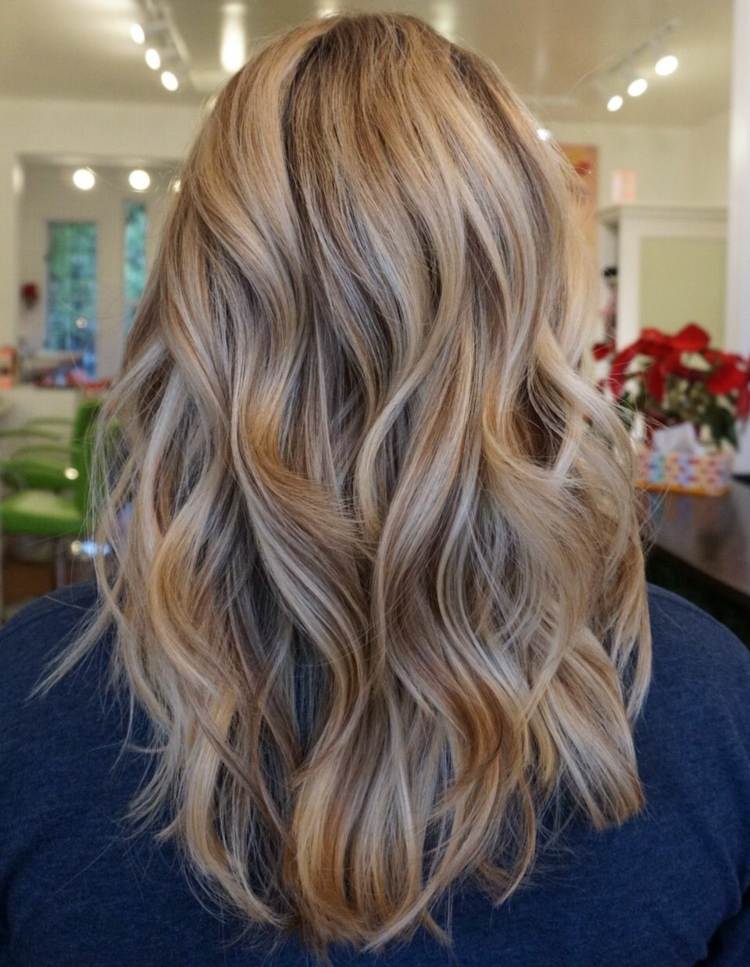 Tmavé blond vlasy balayage účesy nápady vlasové trendy ženy