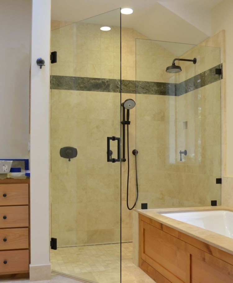 Sprcha a vaňa-krásna-keramická farba