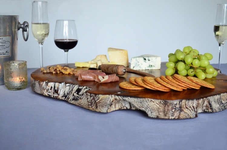 Krájacia doska z pravého dreva prírodného tvaru nábytok z pravého dreva-prírodný-tropický-drevo-exotický-doska na krájanie-jedlo-tanier