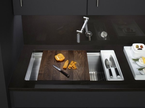 Faucetový dizajnový kuchynský nábytok