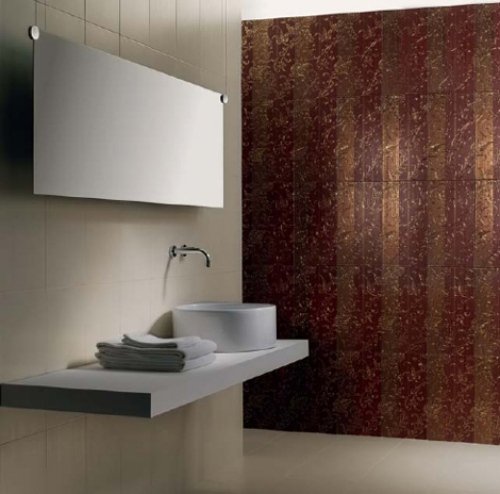 Kúpeľňové obklady zlatá červená kombinovaná akcentovaná stena Obklady do kúpelne zlatá optika červená kombinácia Akzentwand