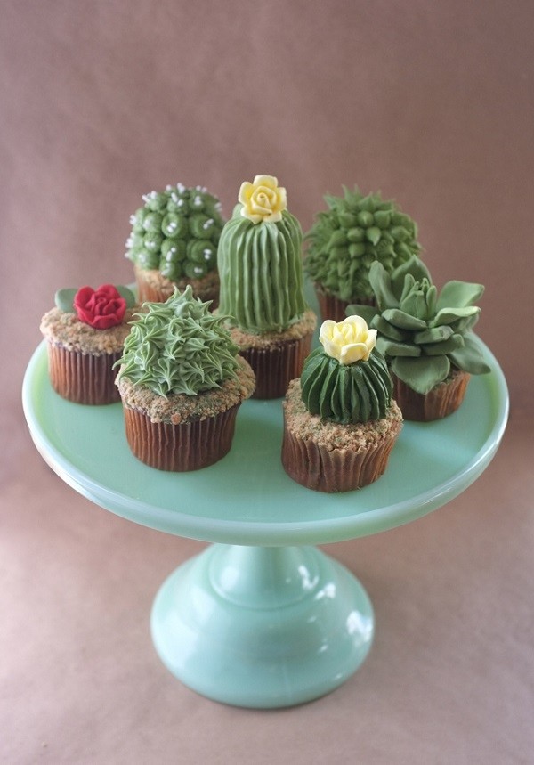 Muffiny so zelenou polevou na vrchu step-ready-design-making-idea-cupcakes-3
