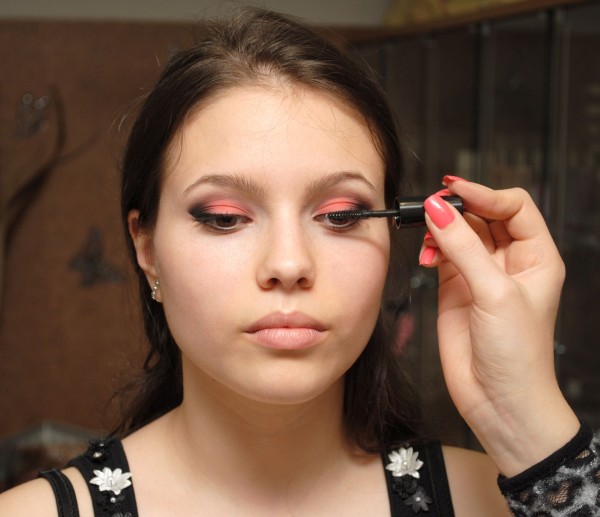 Očné make-up-očné linky-kohl-čierne-umyté-mihalnice