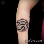 A TATTOO IN EGYPTIAN STYLE # 355 egy rajz klassz változata, amely jól használható felülvizsgálatra és tetoválásként történő alkalmazásra az egyiptomi stílusú jazzben