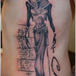 Az EGYPTIAN STYLE TATTOO # 41 egy klassz dizájn, amely jól használható átalakítására és alkalmazására egyiptomi stílusú tetoválásként nőknek