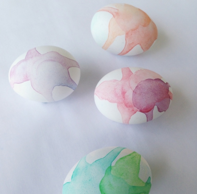 Vajíčko-farbenie-mramorovanie-technika-nápady-návod