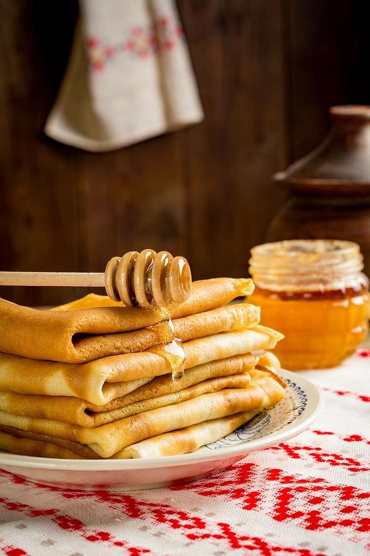 Recepty na cesto z vajíčka Vaječný koláč-palacinky-med