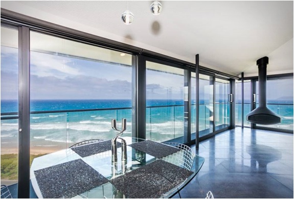 stĺpové zariadenie domu zasklenie od podlahy až k stropu panoramatické výhľady stožiar-dom-zariadenie-zasklenie-od-po-strop-panoramatický-pohľad