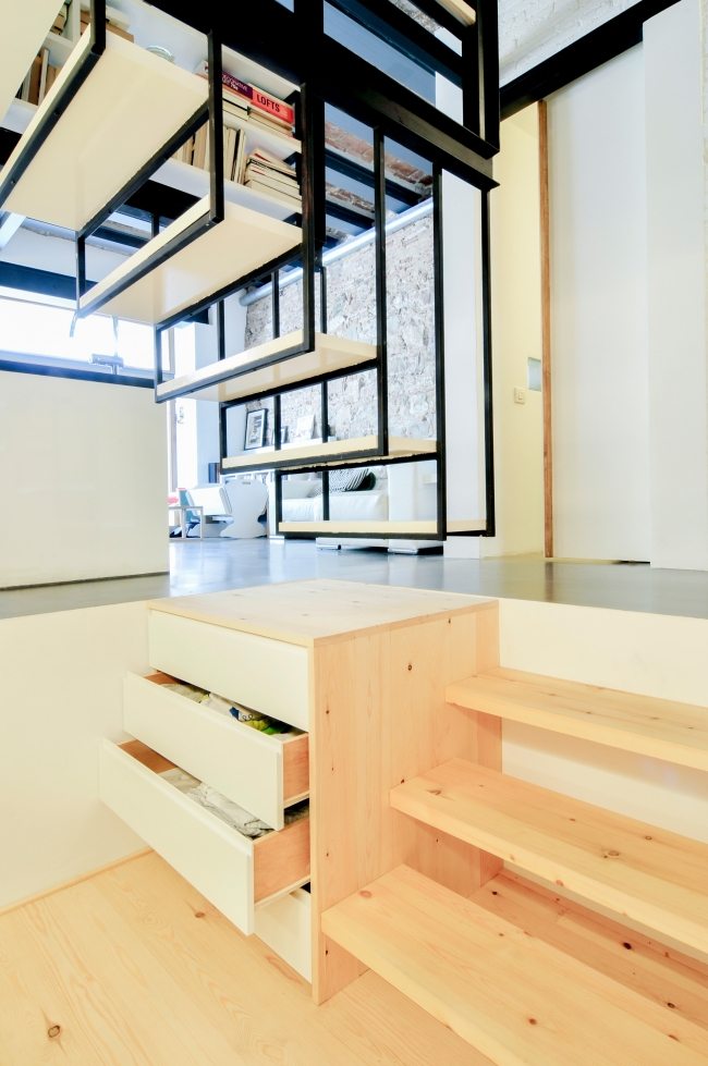 dom prestavba graci carles obohatiť chodba schody kov borovica drevo