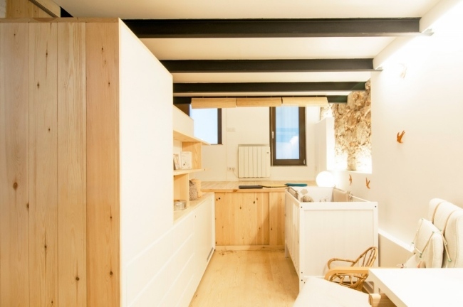 moderný rodinný dom prevedenie detská izba dizajn biela