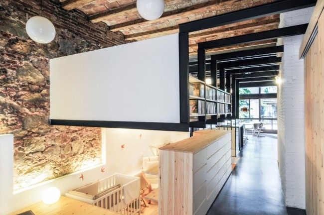 moderný rodinný dom prerábajúci barcelonu detskú izbu borovicové drevo