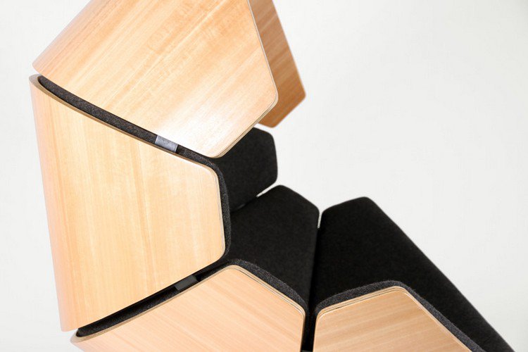 pohodlné-detské kreslo-polguľové-čalúnené drevom