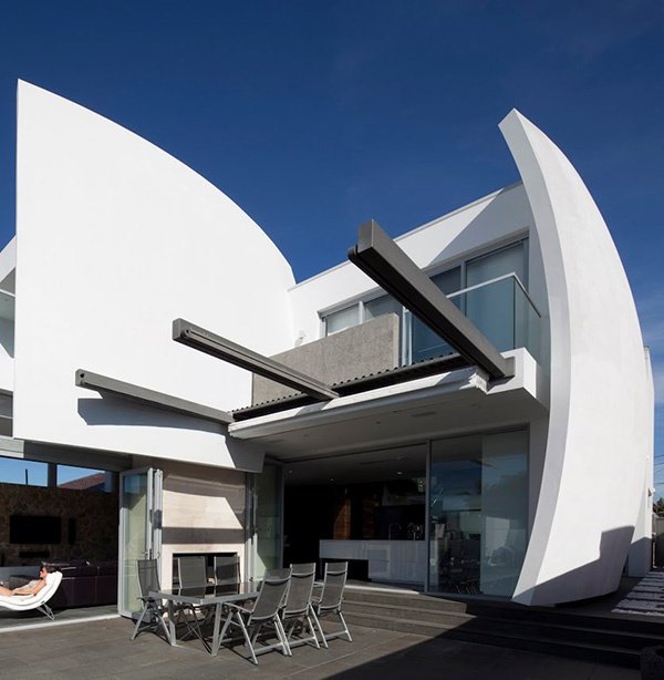 Dom ako vysnená loď z terasy Tonyho Owena Dom ako vysnená loď z terasy Tonyho Owena