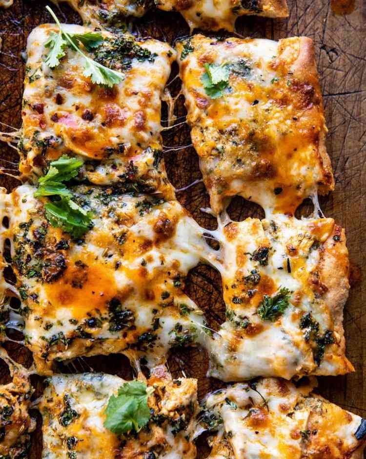 Nízkokalorická pizza z listu List receptov s kuracím mäsom