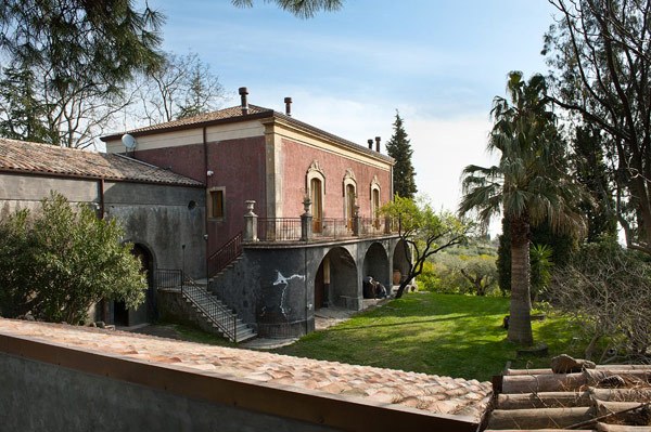 monaci delle terre nerre buduje skvelú architektúru