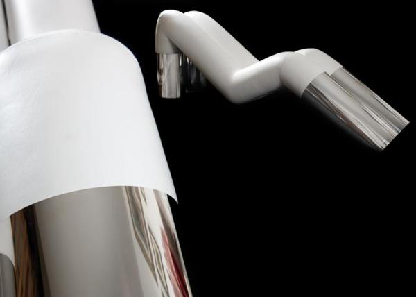 dizajnové ležadlo, koža, kovové rámové rúrky, mäkké potrubie