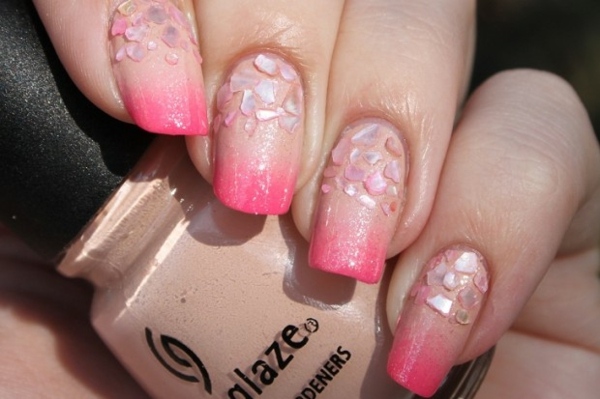 rozptýlené-prvky-dizajn nechtov-pastelové tóny